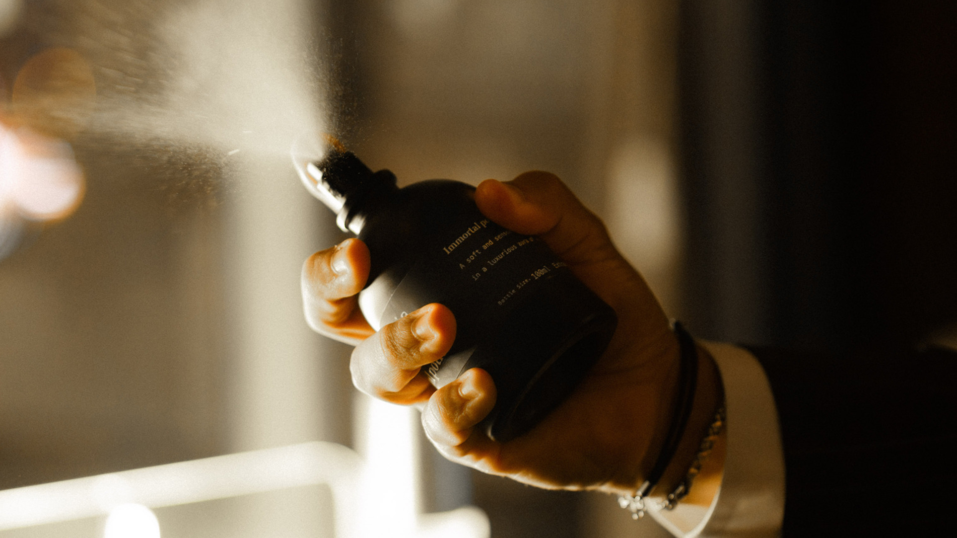 Notes Dubai - Perfume bottle spray